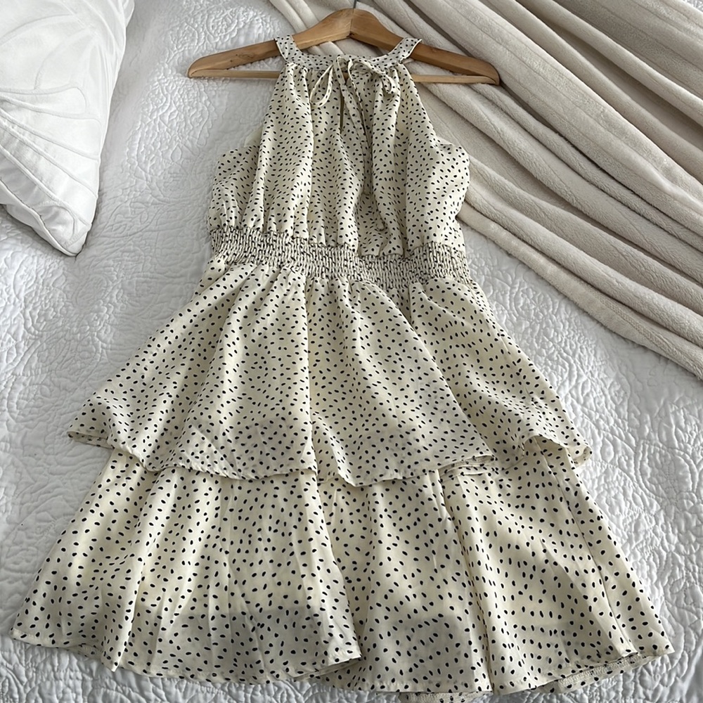 A gorgeous spring dress 👗 - Picture 1 of 9